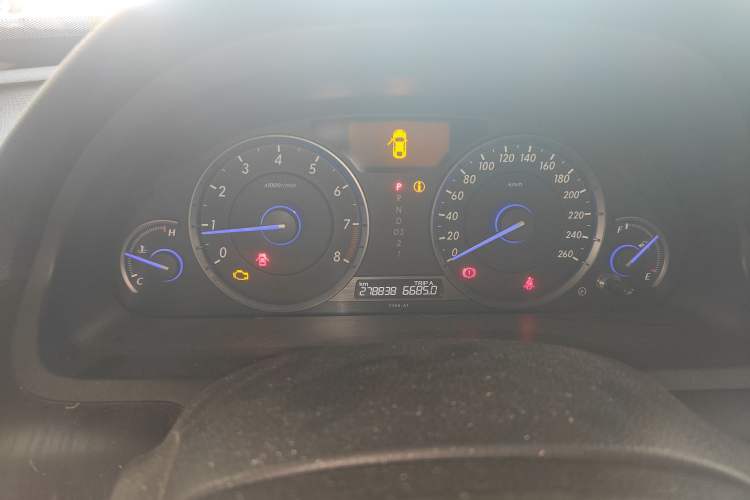 Used Honda Crosstour 2012 2.4L Luxury Edition Odometer Close Up