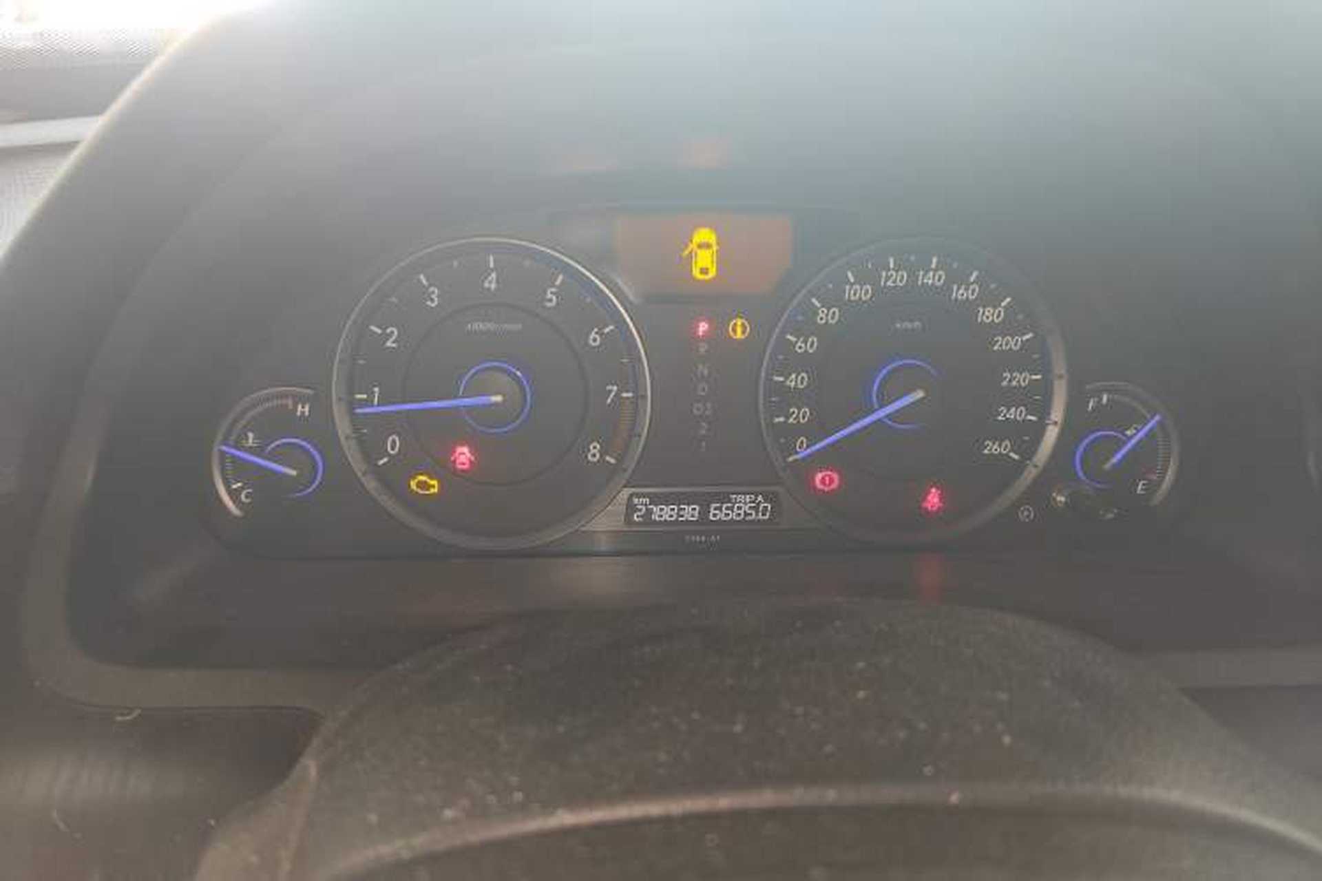 Used Honda Crosstour 2012 2.4L Luxury Edition Odometer Close Up