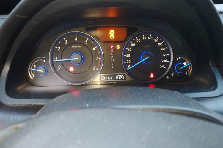 Used Honda Crosstour 2012 2.4L Luxury Edition Odometer Close Up