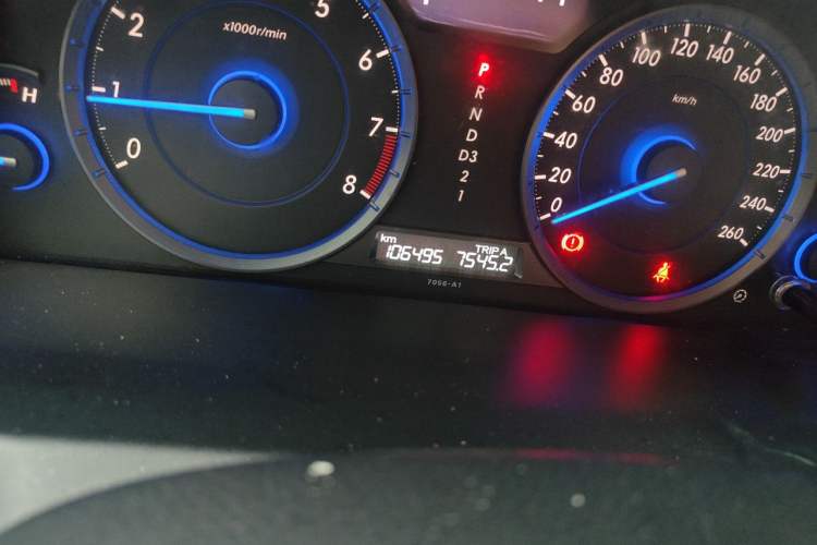 Used Honda Crosstour 2012 2.4L Luxury Edition Odometer Close Up