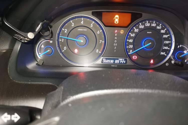 Used Honda Crosstour 2012 2.4L Luxury Edition Odometer Close Up