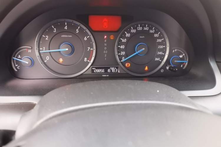 Used Honda Crosstour 2012 2.4L Luxury Edition Odometer Close Up