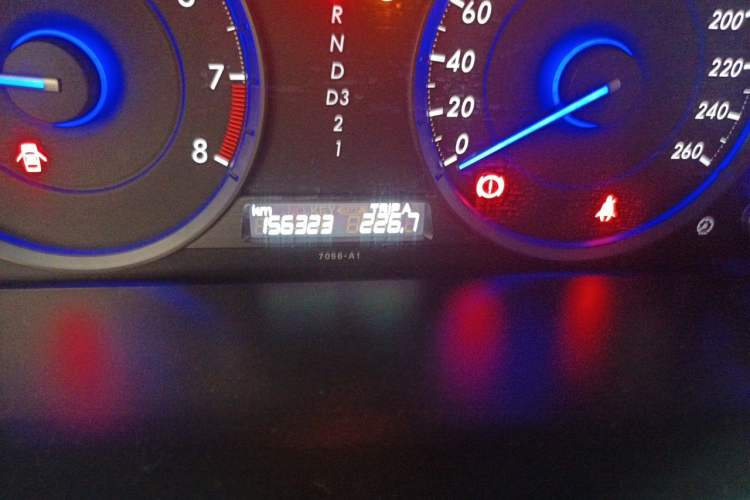 Used Honda Crosstour 2012 2.4L Luxury Edition Odometer Close Up