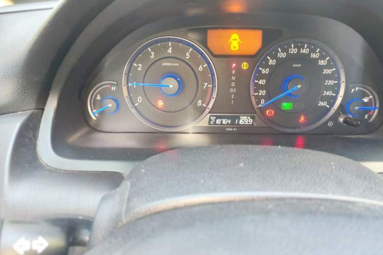 Used Honda Crosstour 2012 2.4L Luxury Edition Odometer Close Up