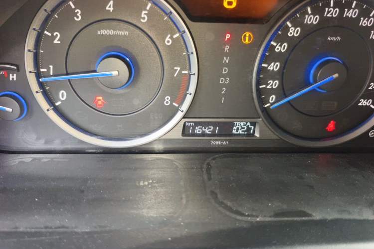 Used Honda Crosstour 2012 2.4L Luxury Edition Odometer Close Up