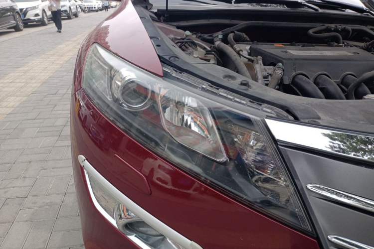 Used Honda Crosstour 2012 2.4L Prestige Edition Right Front Headlight