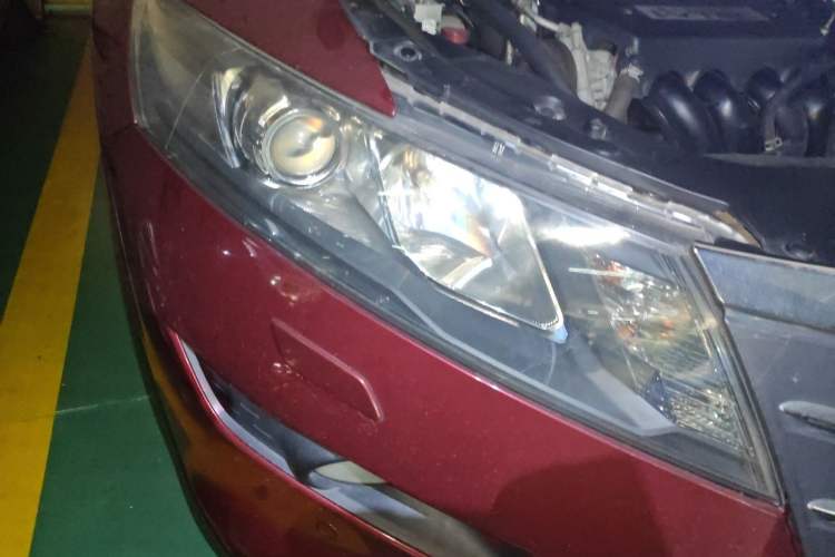 Used Honda Crosstour 2012 2.4L Luxury Edition Right Front Headlight