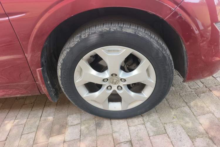 Used Honda Crosstour 2012 2.4L Luxury Edition Right Front Wheel Hub