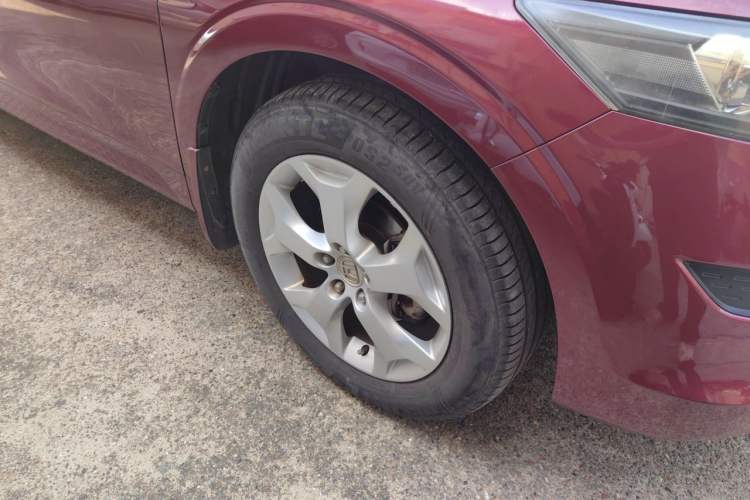 Used Honda Crosstour 2012 2.4L Luxury Edition Right Front Wheel Hub