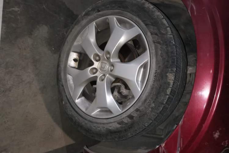 Used Honda Crosstour 2012 2.4L Luxury Edition Right Front Wheel Hub