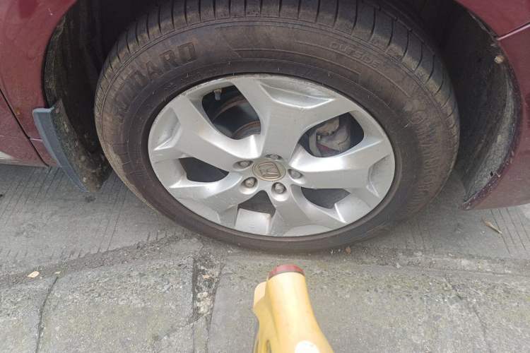 Used Honda Crosstour 2012 2.4L Luxury Edition Right Front Wheel Hub