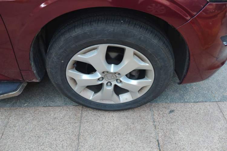 Used Honda Crosstour 2012 2.4L Luxury Edition Right Front Wheel Hub
