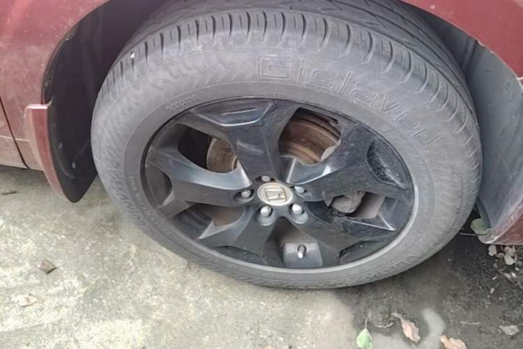 Used Honda Crosstour 2012 2.4L Luxury Edition Right Front Wheel Hub