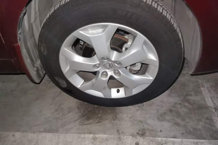 Used Honda Crosstour 2012 2.4L Luxury Edition Right Front Wheel Hub