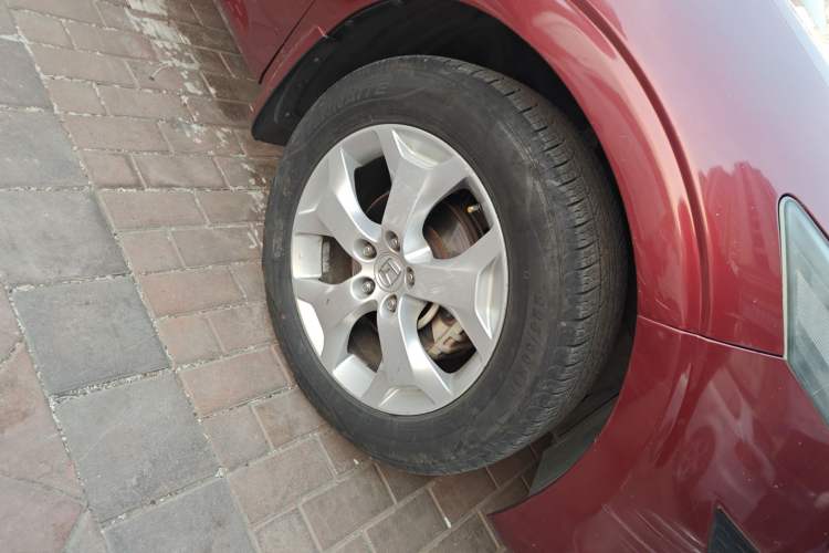 Used Honda Crosstour 2012 2.4L Luxury Edition Right Front Wheel Hub