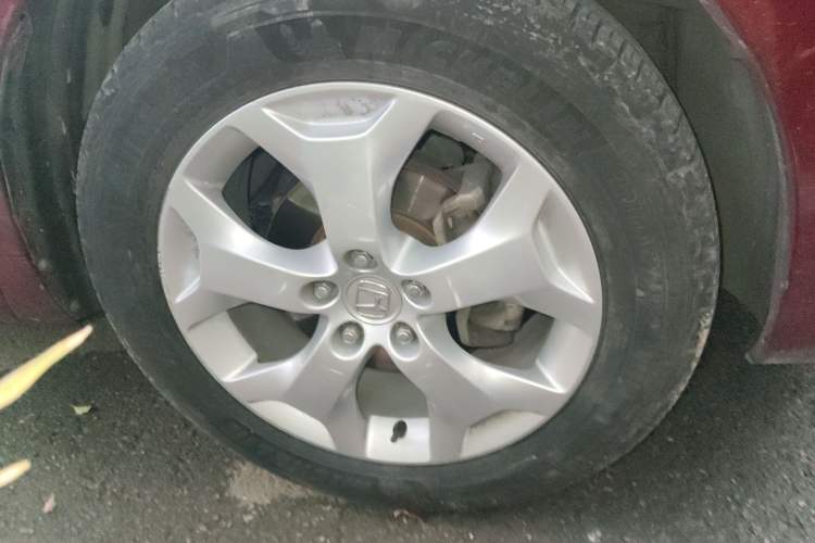 Used Honda Crosstour 2012 2.4L Prestige Edition Right Front Wheel Hub