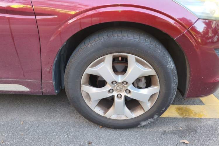 Used Honda Crosstour 2012 2.4L Luxury Edition Right Front Wheel Hub