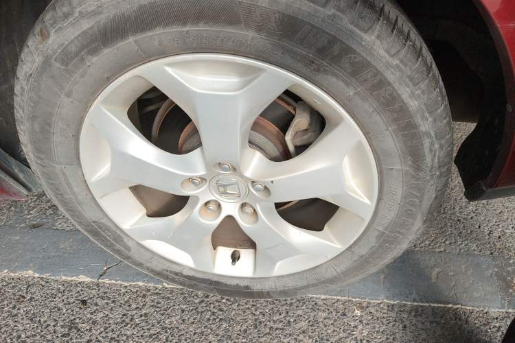 Used Honda Crosstour 2012 2.4L Luxury Edition Right Front Wheel Hub