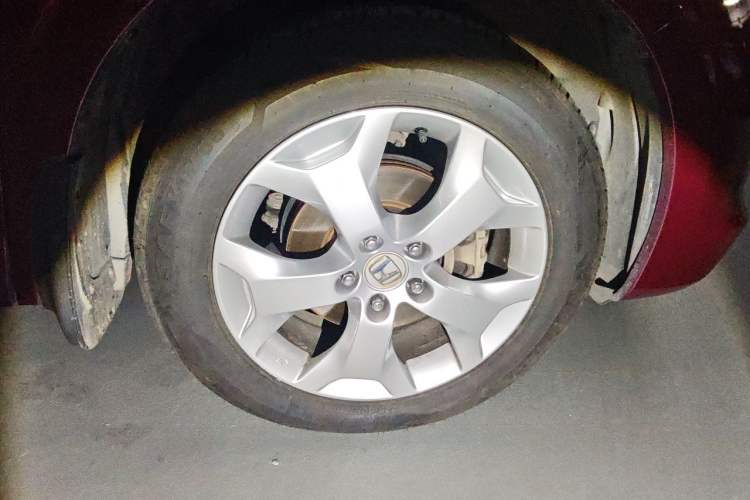 Used Honda Crosstour 2012 2.4L Luxury Edition Right Front Wheel Hub