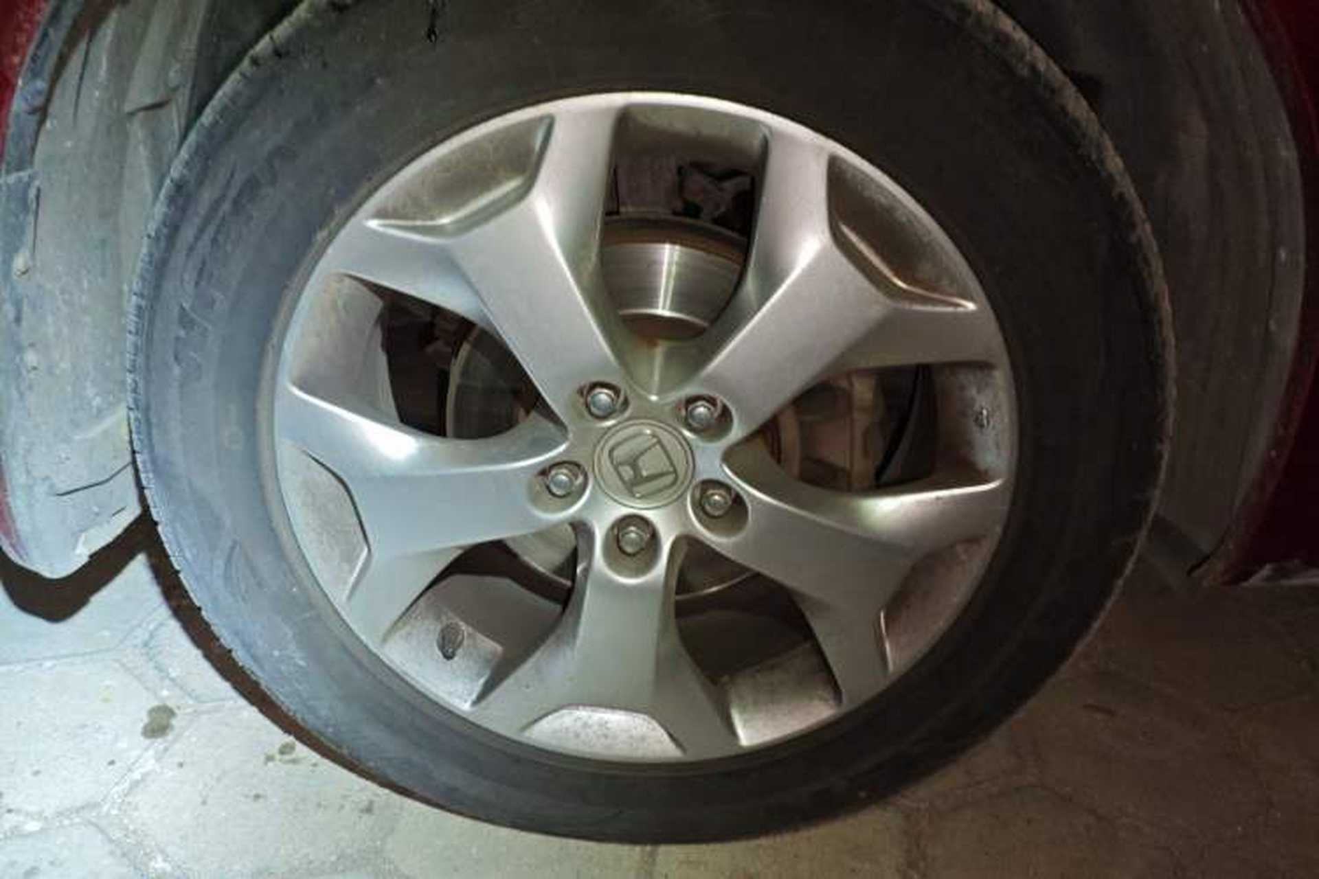 Used Honda Crosstour 2012 2.4L Luxury Edition Right Front Wheel Hub
