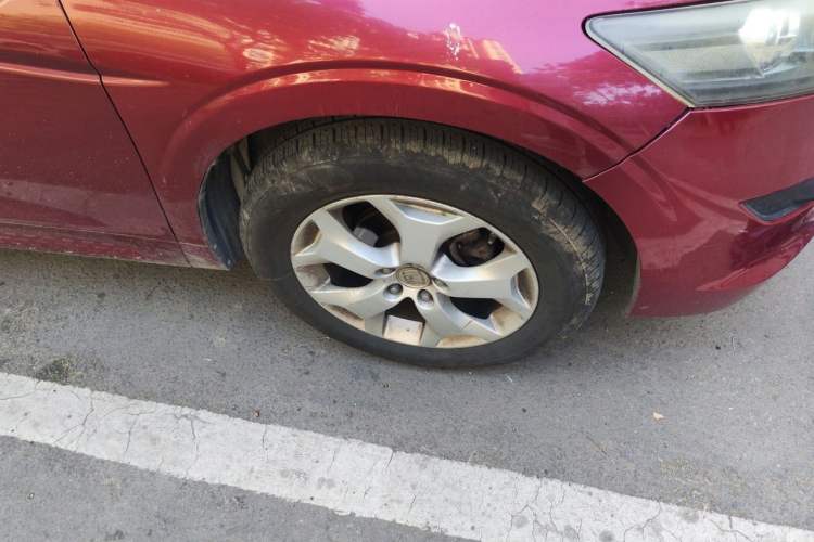 Used Honda Crosstour 2012 2.4L Luxury Edition Right Front Wheel Hub