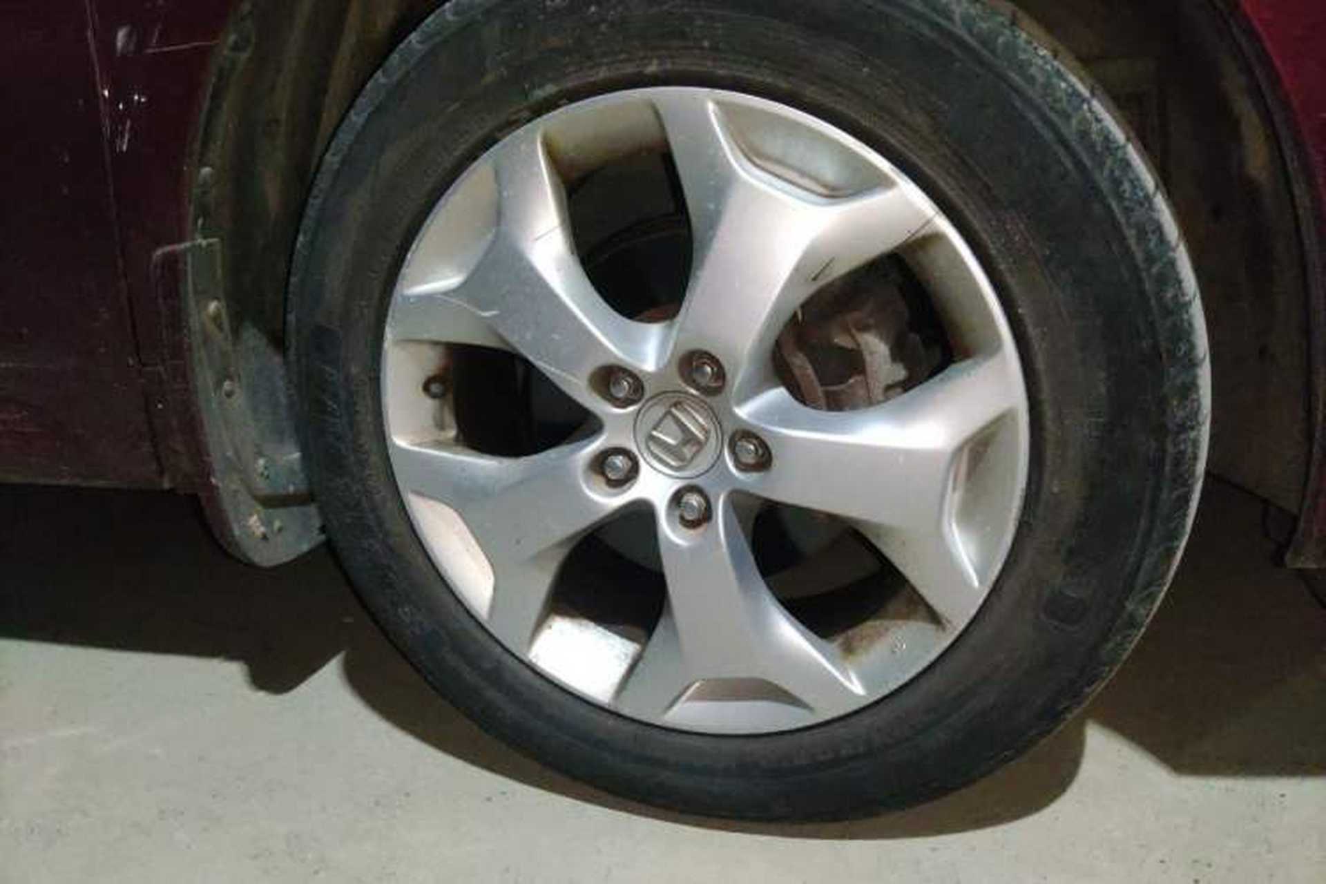 Used Honda Crosstour 2012 2.4L Luxury Edition Right Front Wheel Hub
