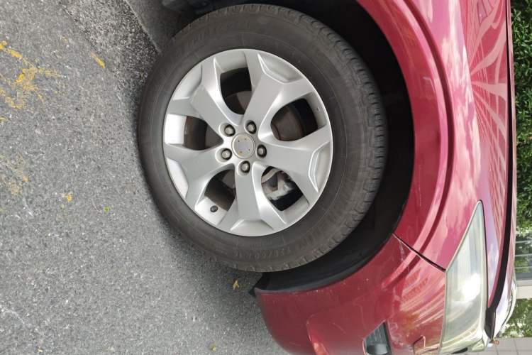 Used Honda Crosstour 2012 2.4L Prestige Edition Right Front Wheel Hub
