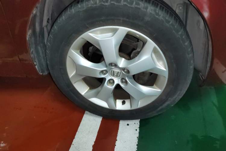 Used Honda Crosstour 2012 2.4L Luxury Edition Right Front Wheel Hub