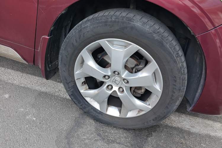 Used Honda Crosstour 2012 2.4L Luxury Edition Right Front Wheel Hub