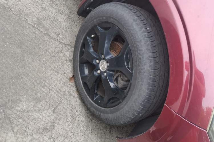Used Honda Crosstour 2012 2.4L Luxury Edition Right Front Wheel Hub