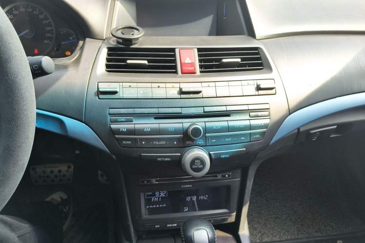 Used Honda Crosstour 2012 2.4L Luxury Edition Audio And AC Panel
