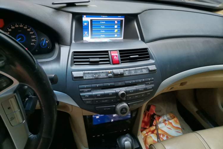 Used Honda Crosstour 2012 2.4L Prestige Edition Audio And AC Panel