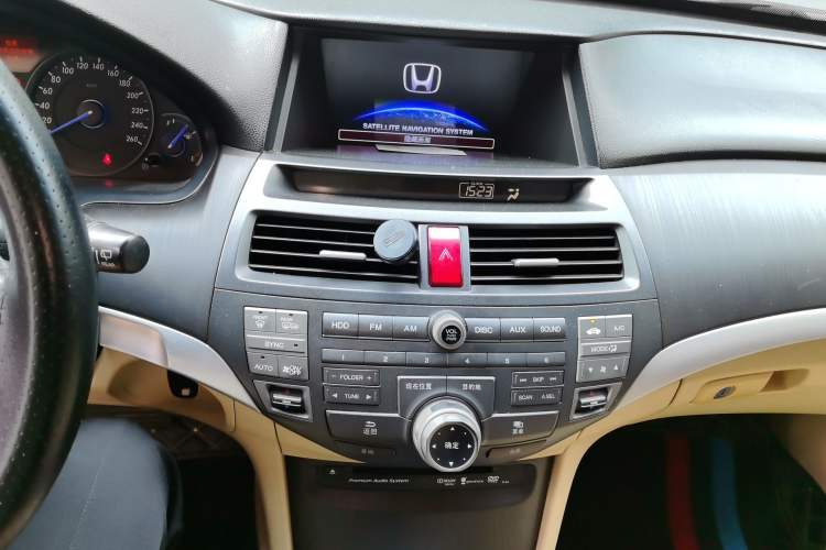 Used Honda Crosstour 2012 2.4L Prestige Edition Audio And AC Panel