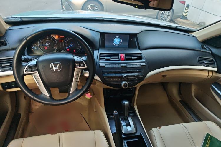 Used Honda Crosstour 2012 2.4L Luxury Edition Center Console