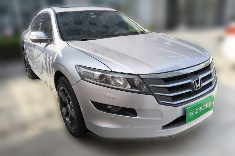 Used Honda Crosstour 2012 2.4L Luxury Edition Front Right 45 Deg