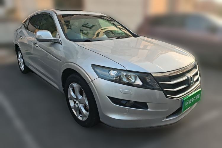 Used Honda Crosstour 2012 2.4L Luxury Edition Front Right 45 Deg