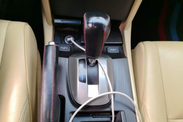 Used Honda Crosstour 2012 2.4L Prestige Edition Gear Lever