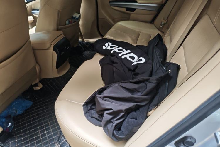 Used Honda Crosstour 2012 2.4L Prestige Edition Left Rear Seat