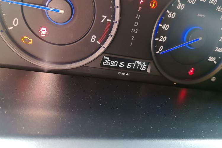 Used Honda Crosstour 2012 2.4L Prestige Edition Odometer Close Up