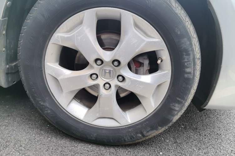 Used Honda Crosstour 2012 2.4L Prestige Edition Right Front Wheel Hub
