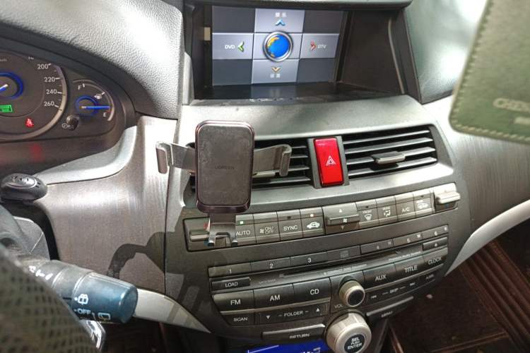 Used Honda Crosstour 2012 2.4L Luxury Edition Audio And AC Panel