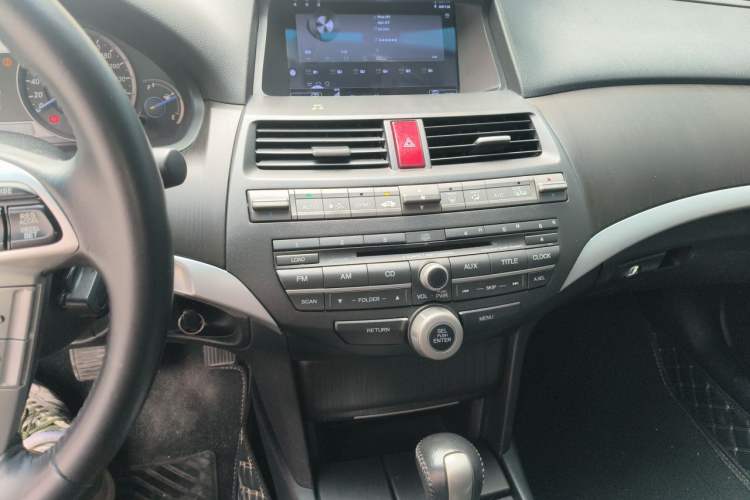 Used Honda Crosstour 2012 2.4L Luxury Edition Audio And AC Panel