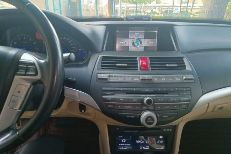 Used Honda Crosstour 2012 2.4L Luxury Edition Audio And AC Panel