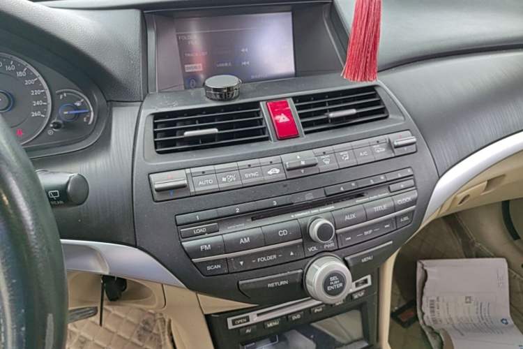 Used Honda Crosstour 2012 2.4L Luxury Edition Audio And AC Panel