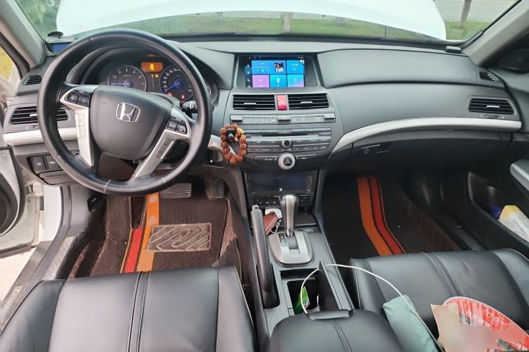 Used Honda Crosstour 2012 2.4L Luxury Edition Center Console