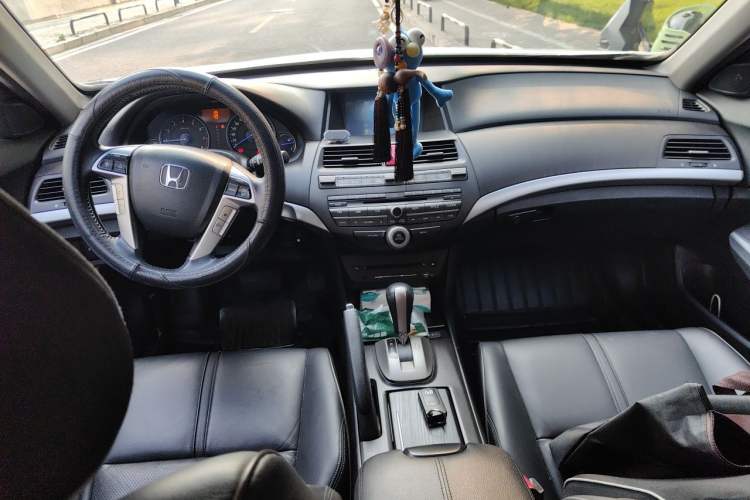 Used Honda Crosstour 2012 2.4L Luxury Edition Center Console