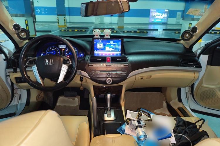 Used Honda Crosstour 2012 2.4L Luxury Edition Center Console