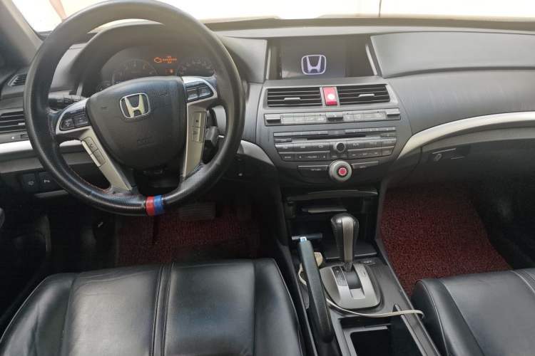 Used Honda Crosstour 2012 2.4L Luxury Edition Center Console