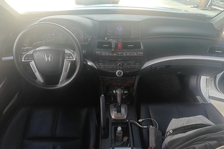 Used Honda Crosstour 2012 2.4L Luxury Edition Center Console