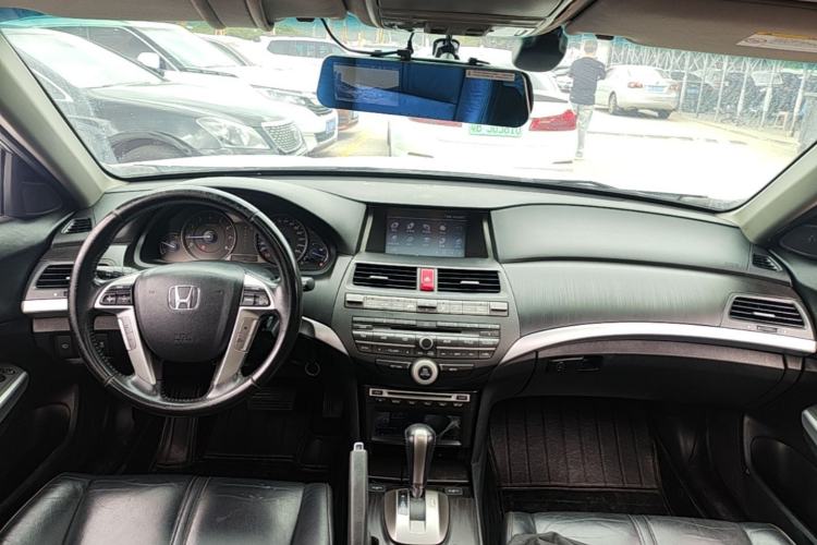 Used Honda Crosstour 2012 2.4L Luxury Edition Center Console